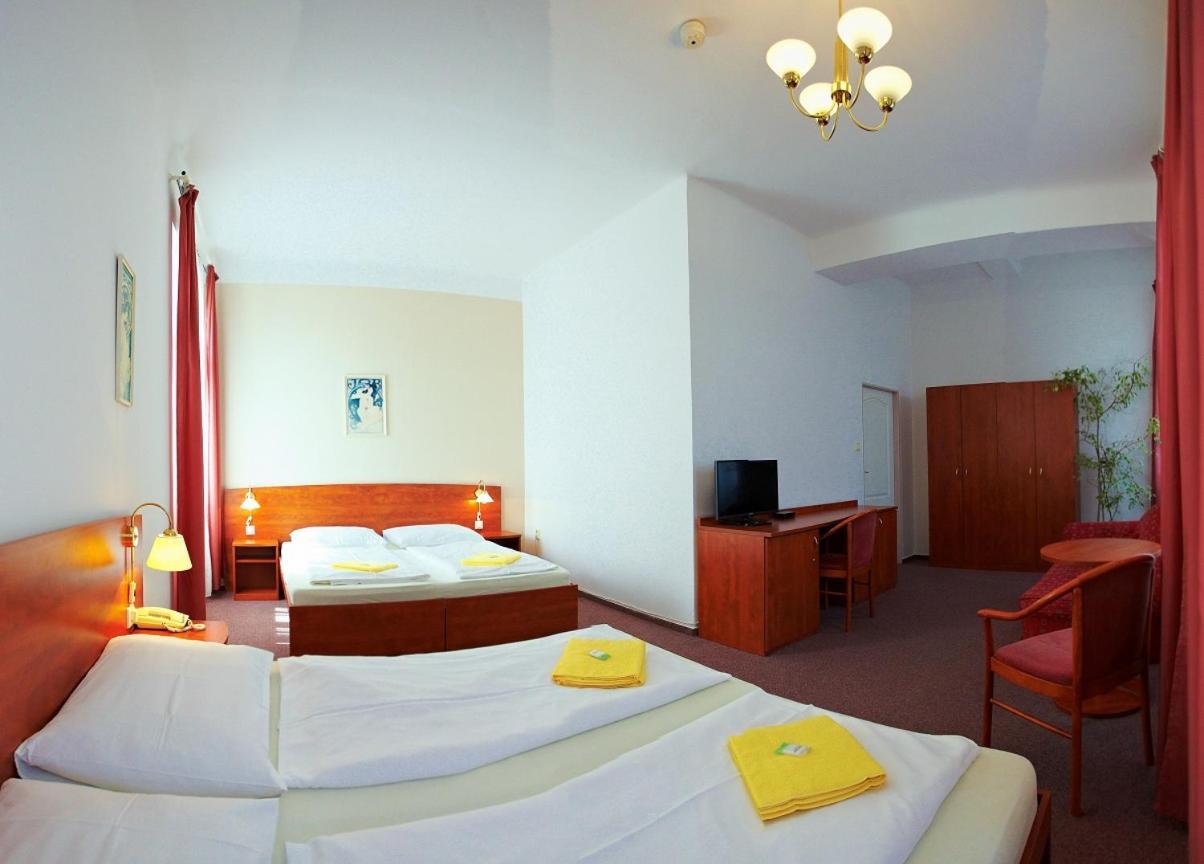 Wellness Hotel Central Klatovy Exterior foto