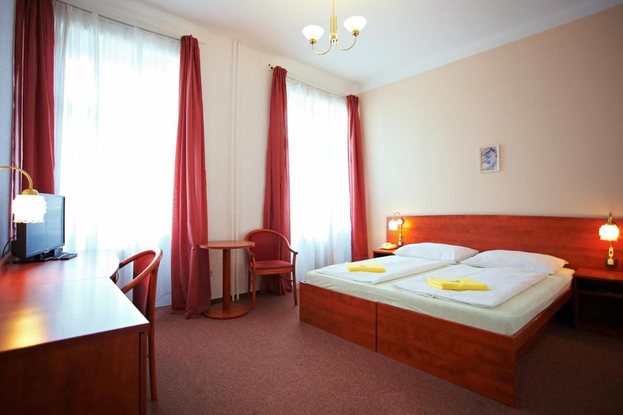 Wellness Hotel Central Klatovy Exterior foto