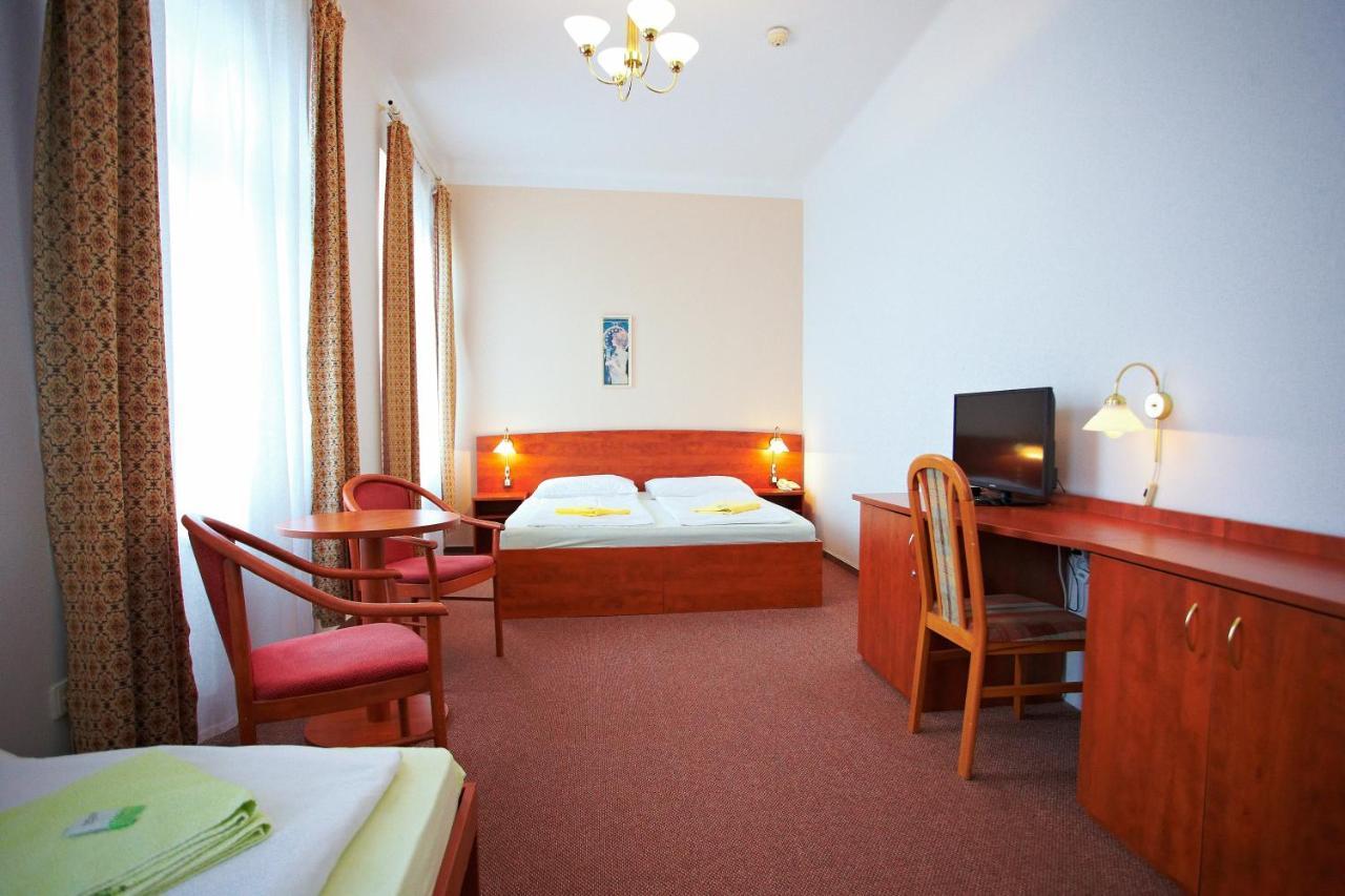 Wellness Hotel Central Klatovy Exterior foto
