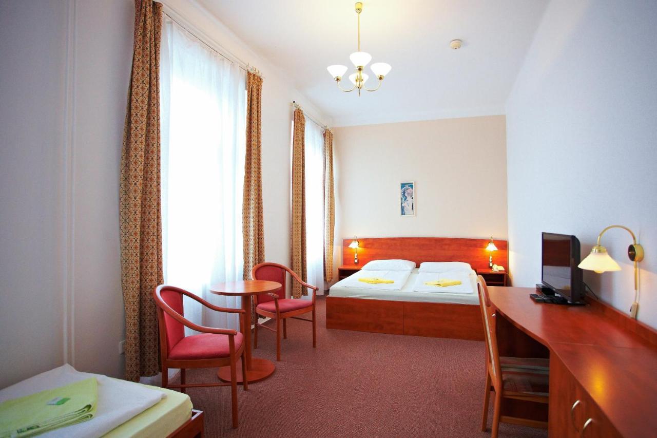 Wellness Hotel Central Klatovy Exterior foto
