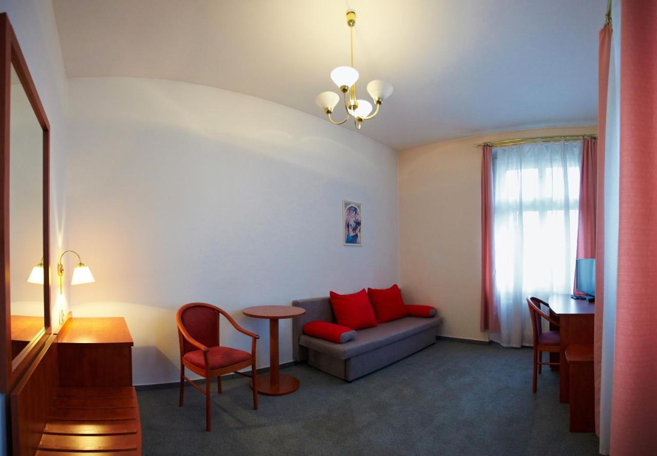 Wellness Hotel Central Klatovy Exterior foto